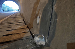 兴泉铁路新建隧道爆破对既有高速公路隧道振动监测
