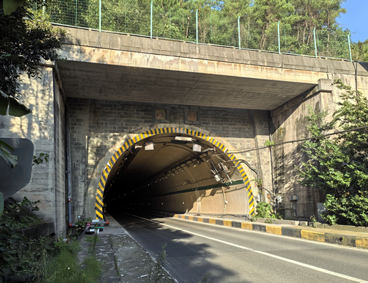 成渝高速缙云山隧道爆破振动监测